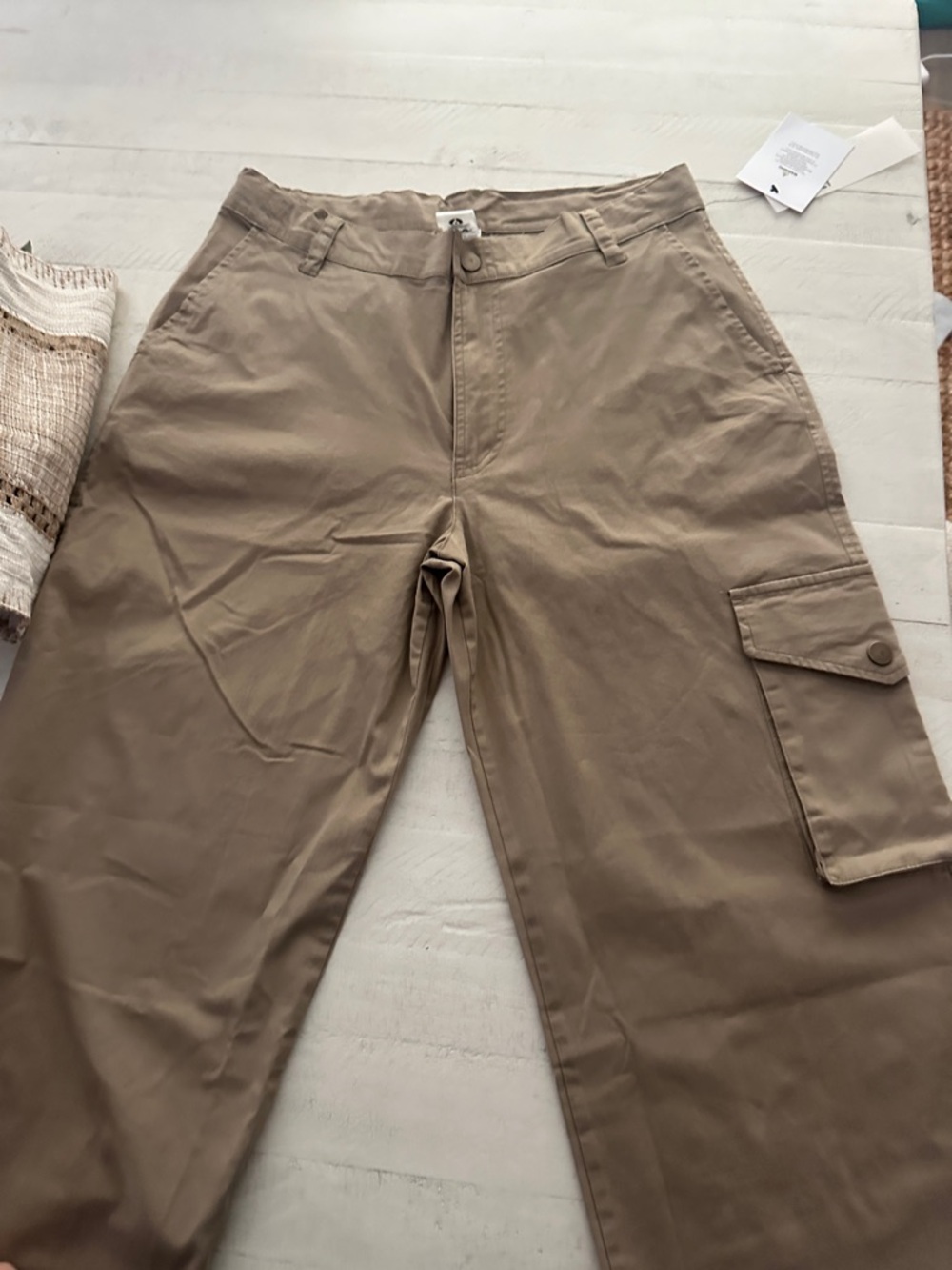 Mono B Women’s Cargo Pants in Khaki